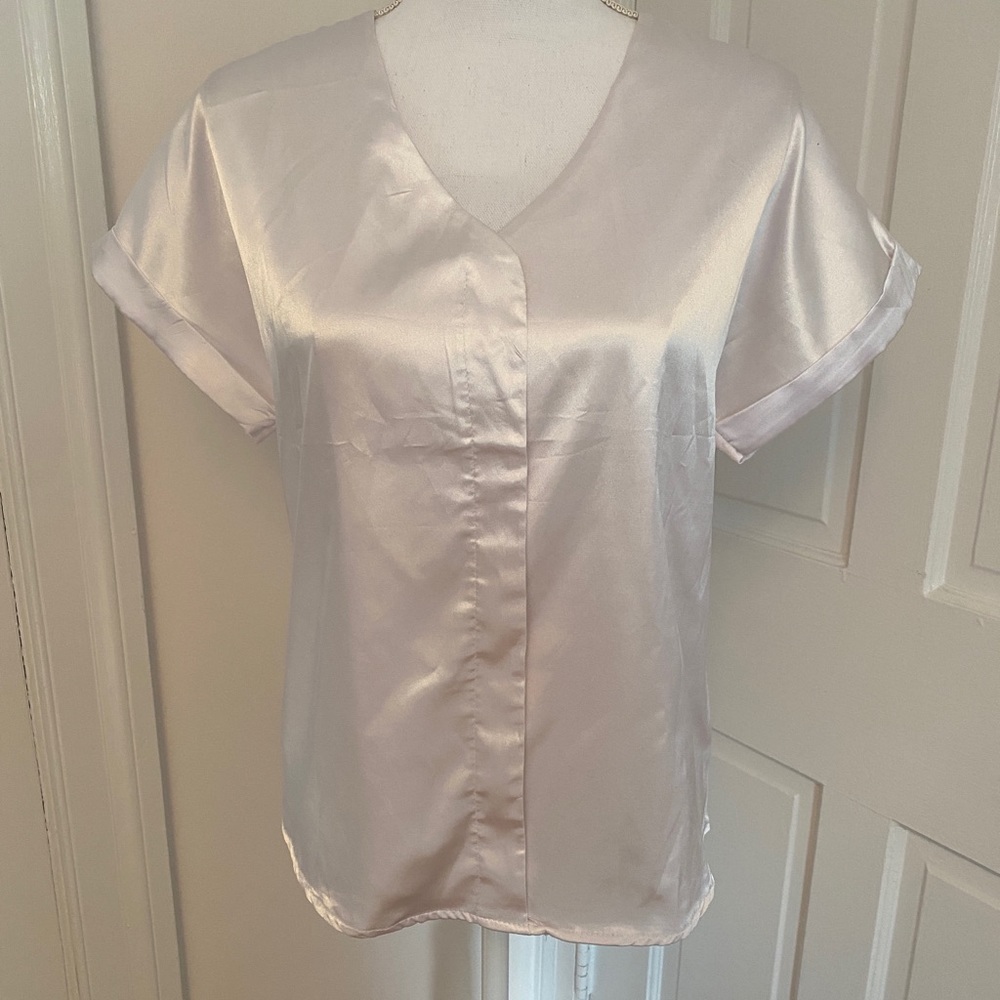 White, shiny, flowy blouse